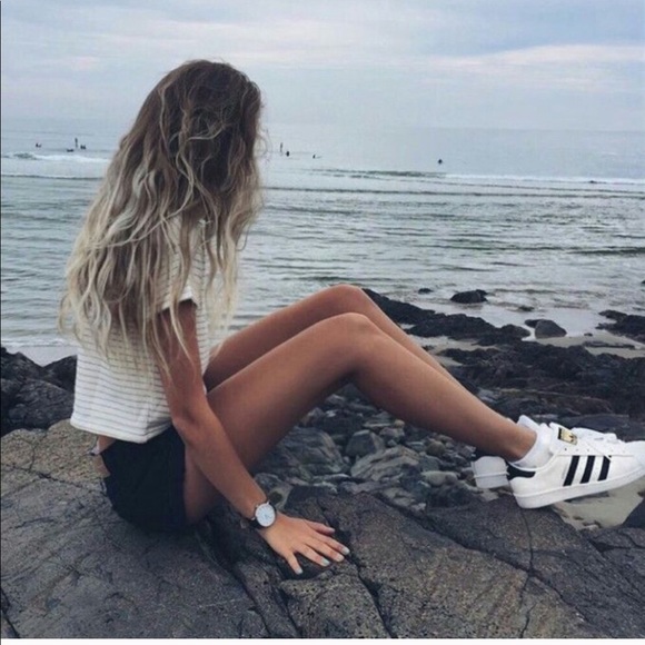 Brandy Melville Tops - RARE BM TOP+ FREE STICKERS 💛